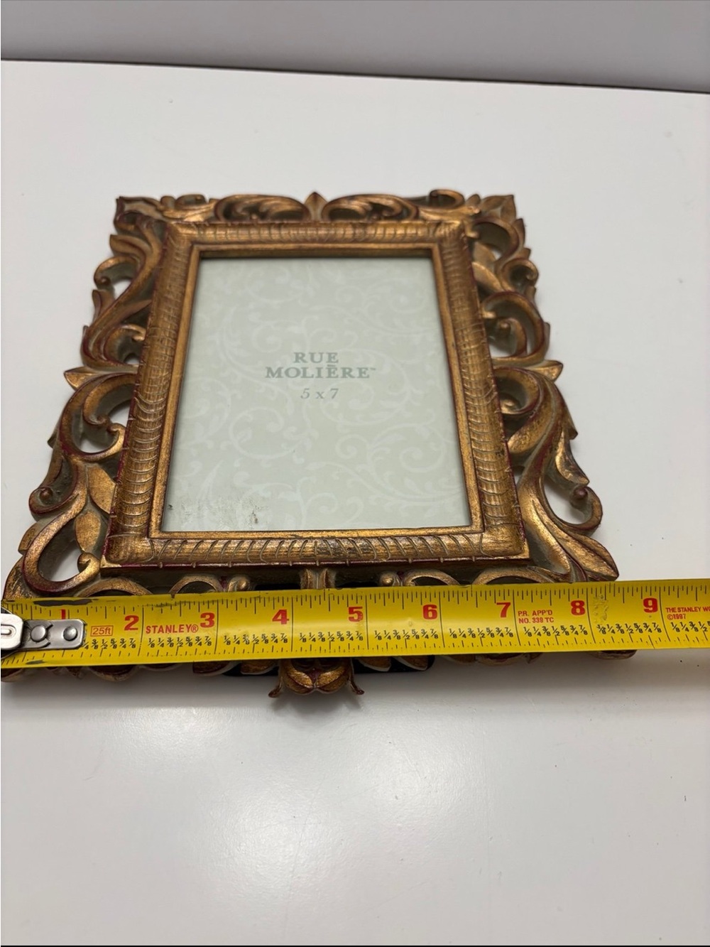 Rue Molière picture frame ornate, scrolled design in a metallic gold - Picture 8 of 8